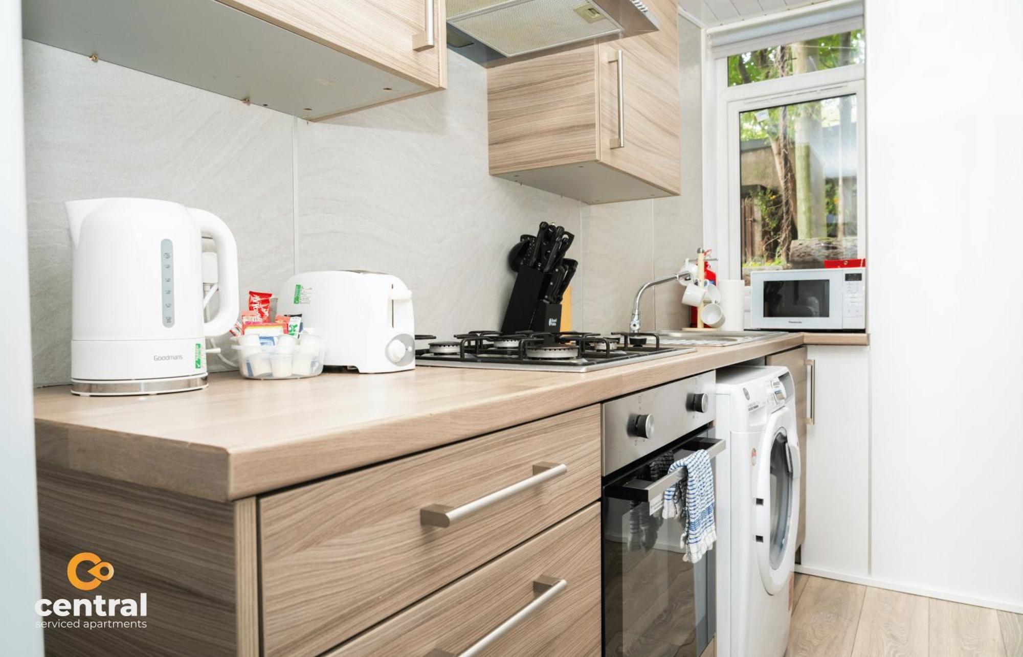 Central Serviced Apartments - 2 Bedroom - Ground Floor - Monthly & Weekly Bookings Welcome - Free Street Parking - 2 Double Beds - Wifi - Smart Tvs In Rooms - Fully Equipped - Heating 24-7 - Contractor & Short Stay Favourite Dundee Eksteriør bilde
