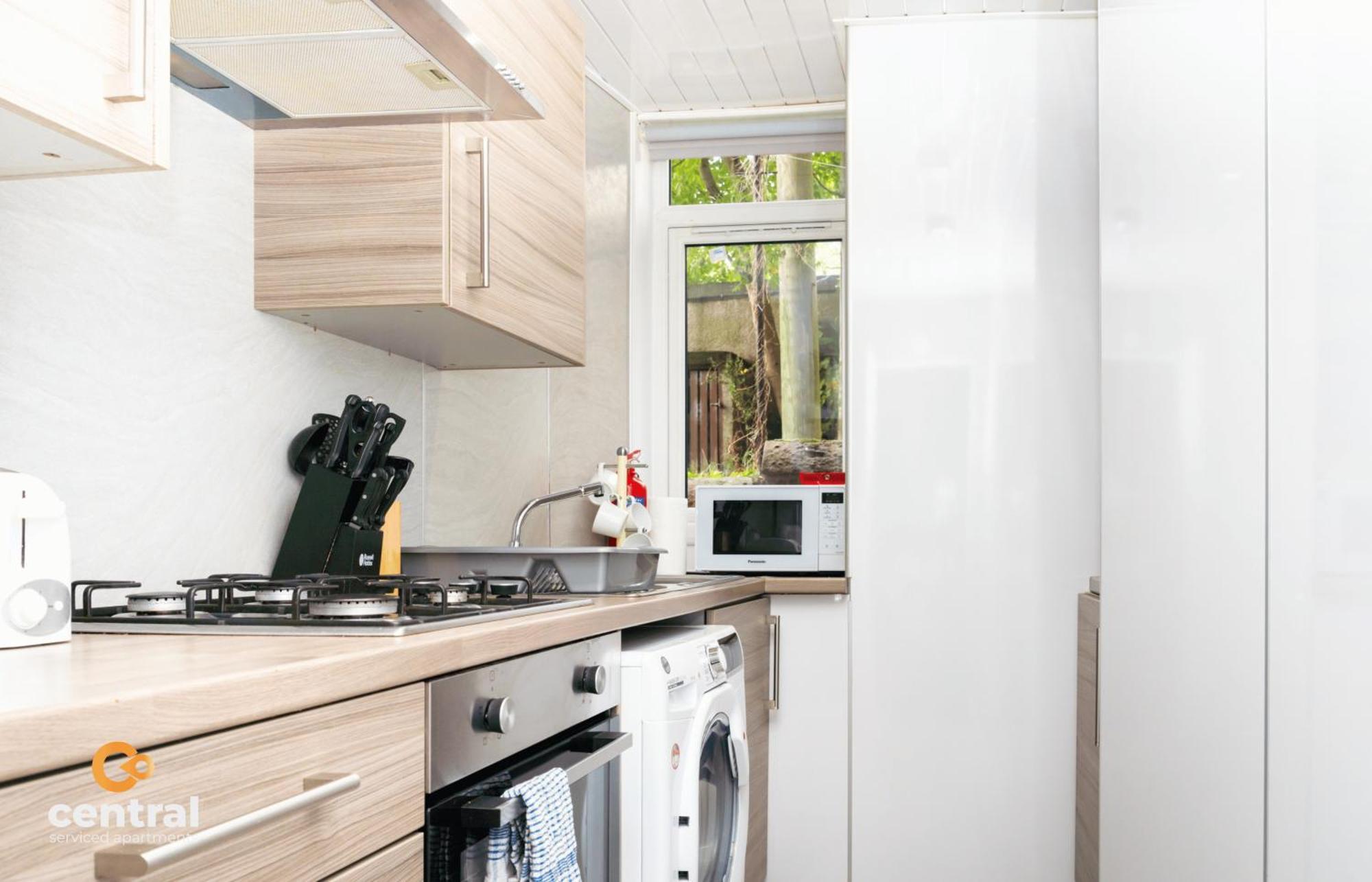 Central Serviced Apartments - 2 Bedroom - Ground Floor - Monthly & Weekly Bookings Welcome - Free Street Parking - 2 Double Beds - Wifi - Smart Tvs In Rooms - Fully Equipped - Heating 24-7 - Contractor & Short Stay Favourite Dundee Eksteriør bilde