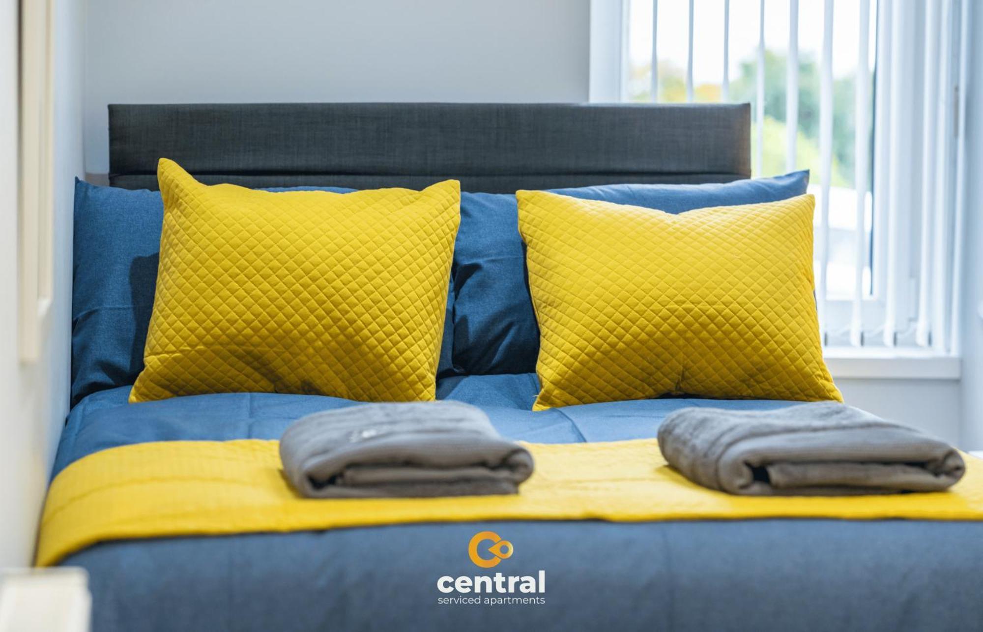 Central Serviced Apartments - 2 Bedroom - Ground Floor - Monthly & Weekly Bookings Welcome - Free Street Parking - 2 Double Beds - Wifi - Smart Tvs In Rooms - Fully Equipped - Heating 24-7 - Contractor & Short Stay Favourite Dundee Eksteriør bilde